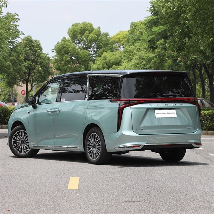 Maxus MIFA 9 full-size pure electric MPV